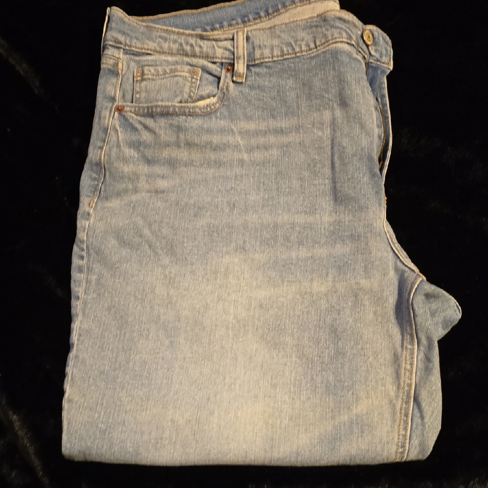 Old Navy Mid-Rise Boyfriend Jeans in Light Blue